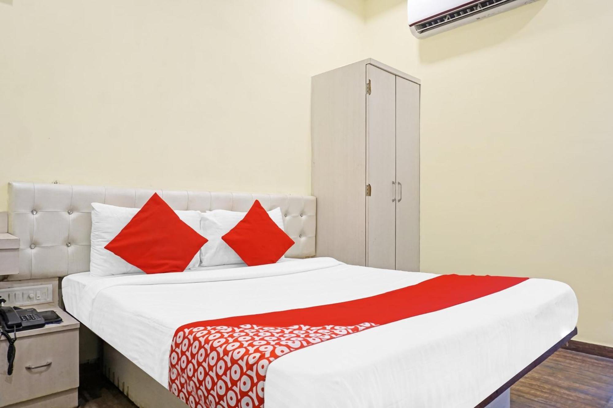 Hotel O 24K Inn Mundhva Dış mekan fotoğraf
