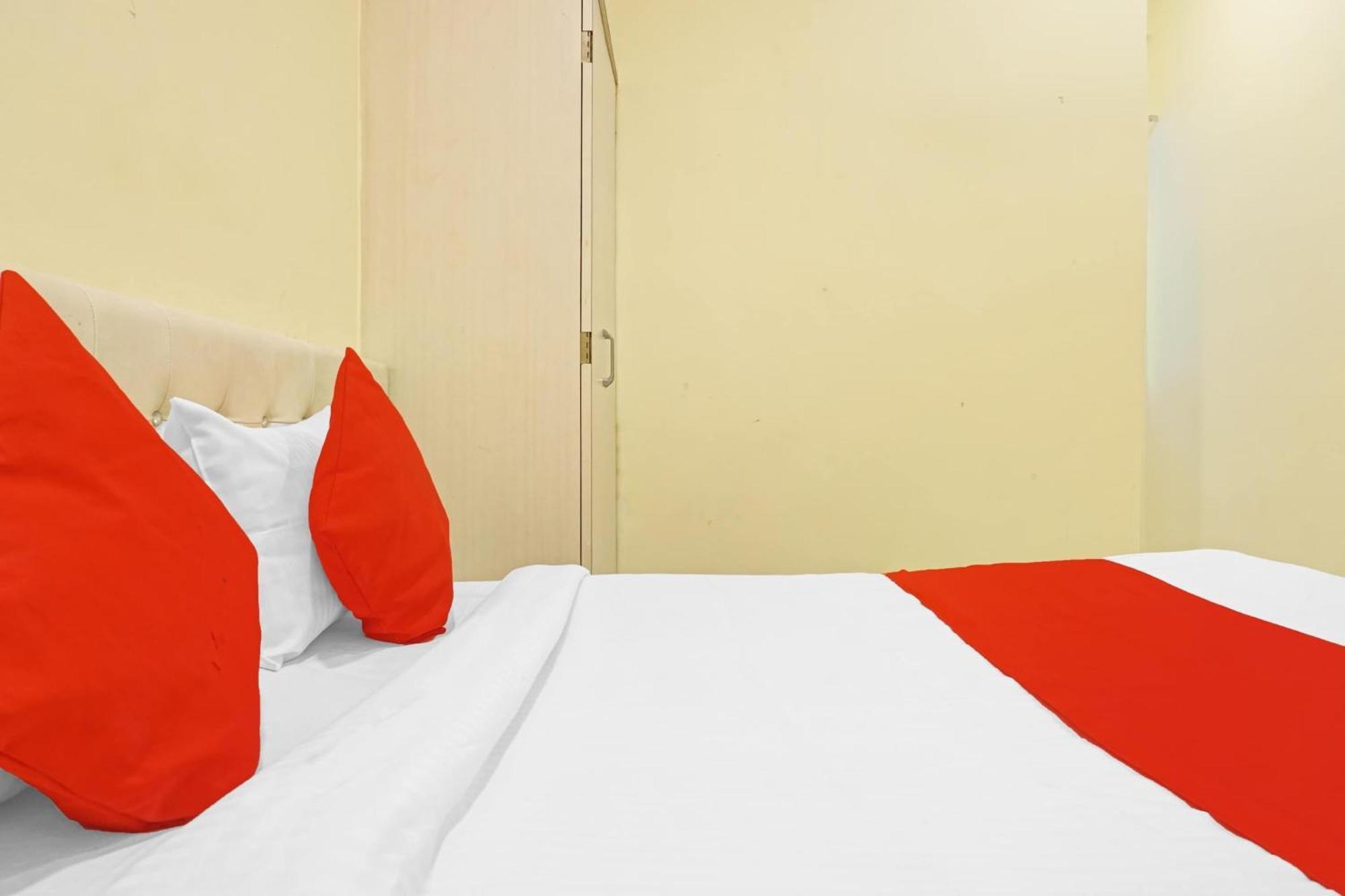 Hotel O 24K Inn Mundhva Dış mekan fotoğraf